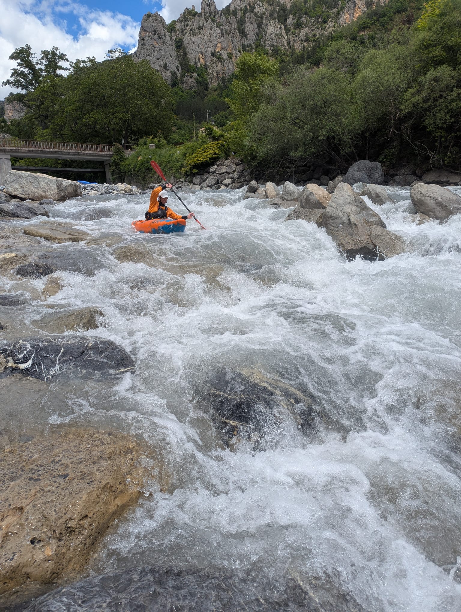 kayak sur la difficile rivière de Tinée